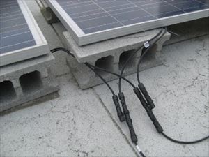 N-solar 太陽電池用 並列接続用Ｔ型コネクタ (対応機器確認)